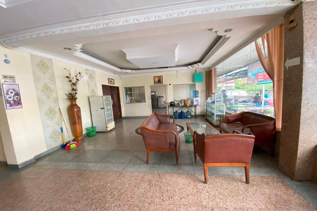 Oyo 92702 Minang Jaya Otel Nagoya Dış mekan fotoğraf