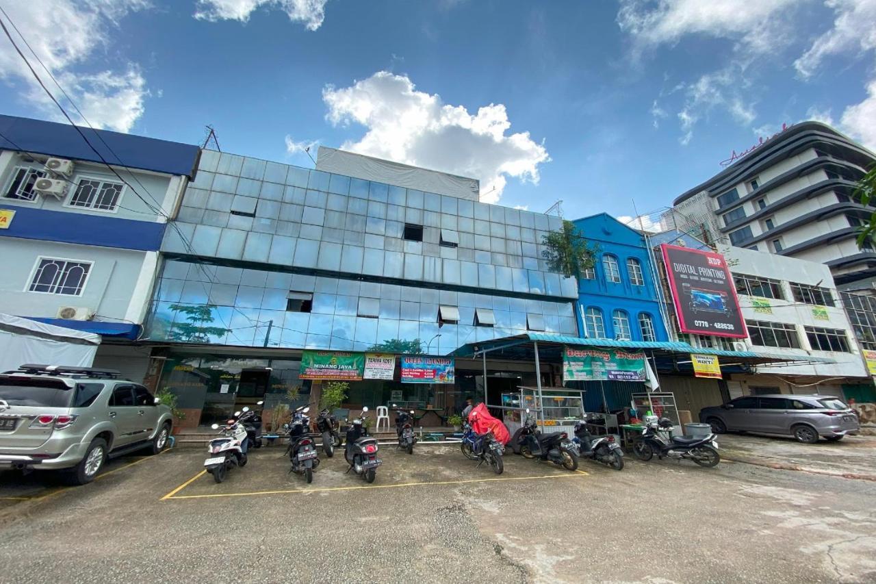 Oyo 92702 Minang Jaya Otel Nagoya Dış mekan fotoğraf