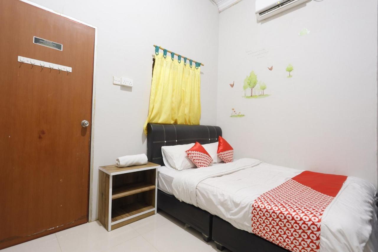 Oyo 92702 Minang Jaya Otel Nagoya Dış mekan fotoğraf
