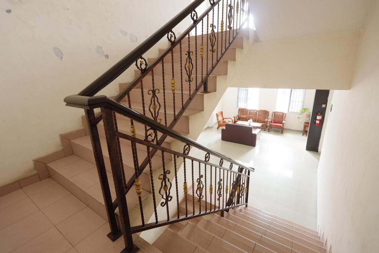 Oyo 92702 Minang Jaya Otel Nagoya Dış mekan fotoğraf
