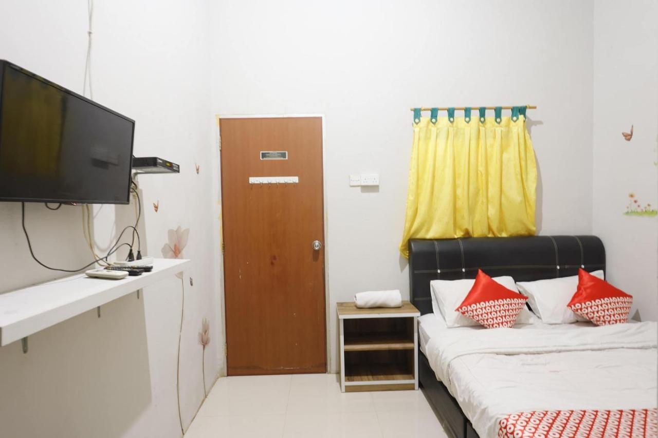Oyo 92702 Minang Jaya Otel Nagoya Dış mekan fotoğraf