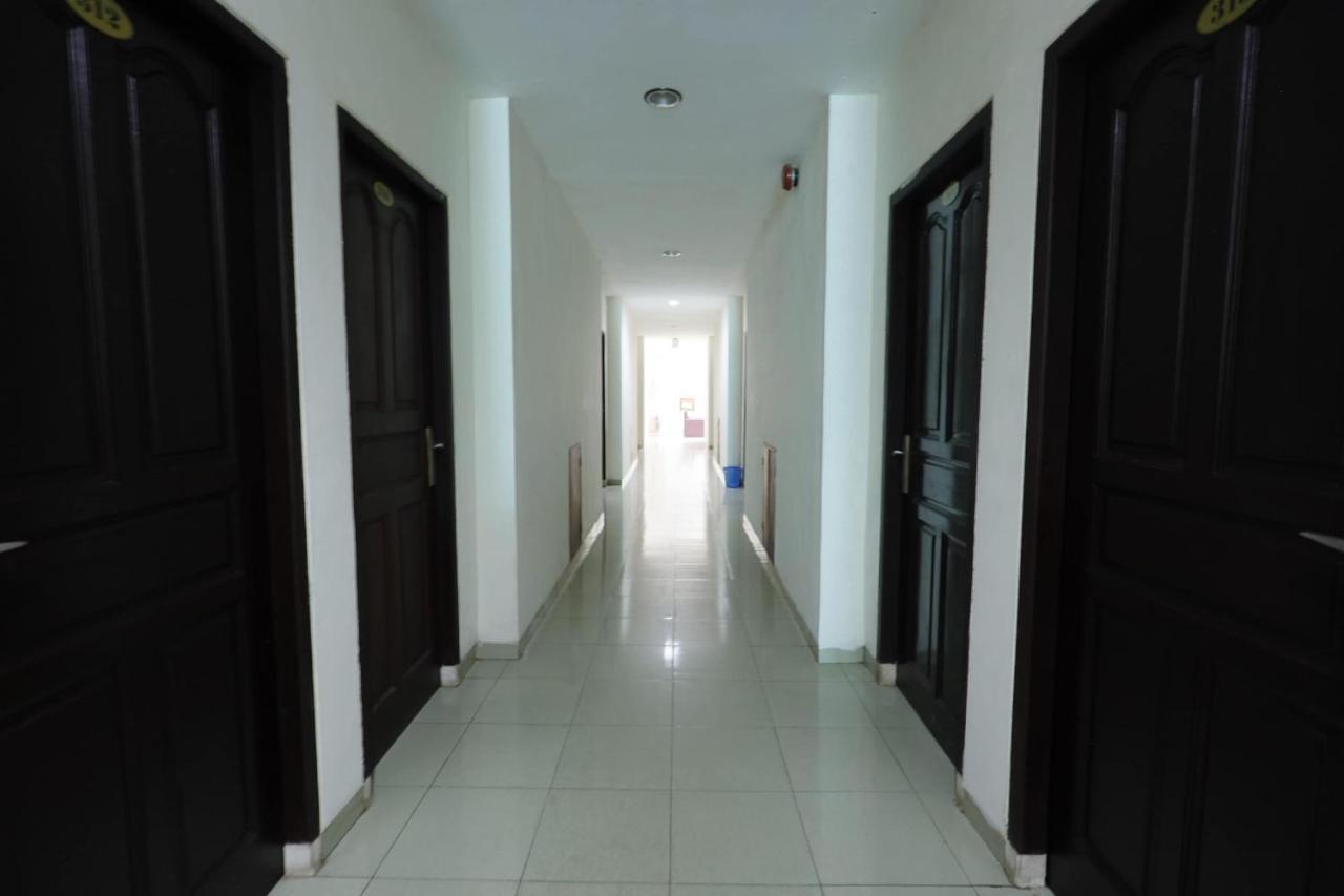Oyo 92702 Minang Jaya Otel Nagoya Dış mekan fotoğraf